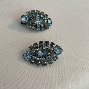 Vintage brooch w/matching clip on earring